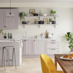 Dulux Easycare Kitchen Jasmine White Matt Emulsion Paint, 2.5L -Dulux dulux easycare kitchen jasmine white matt emulsion paint 2 5l5010212503652 05i bq