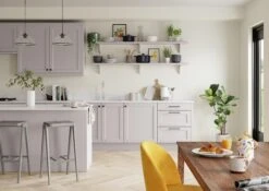 Dulux One Coat Jasmine White Matt Emulsion Paint, 2.5L -Dulux dulux one coat jasmine white matt emulsion paint 2 5l5010212656204 05i