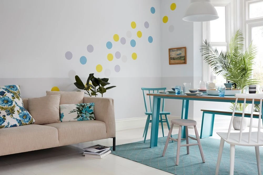 Dulux One Coat Rock Salt Matt Emulsion Paint, 2.5L 4 Dulux One Coat Rock Salt Matt Emulsion Paint, 2.5L - Image 4