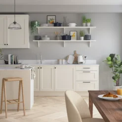 Dulux Trade Chic Shadow Vinyl Matt Emulsion Paint, 5L -Dulux dulux trade chic shadow vinyl matt emulsion paint 5l5010212621714 02i bq