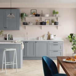 Dulux Walls & Ceilings Blush Pink Silk Emulsion Paint, 2.5L -Dulux dulux walls ceilings blush pink silk emulsion paint 2 5l5010212640128 05i bq