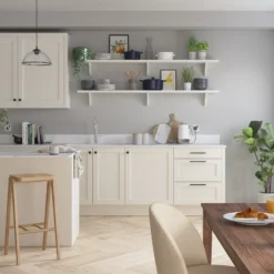 Dulux Walls & Ceilings Chic Shadow Matt Emulsion Paint, 5L -Dulux dulux walls ceilings chic shadow matt emulsion paint 5l5010212636251 02i bq