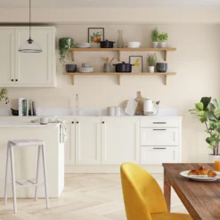 Dulux Walls & Ceilings Natural Wicker Matt Emulsion Paint, 5L -Dulux dulux walls ceilings natural wicker matt emulsion paint 5l5010212495483 05i bq