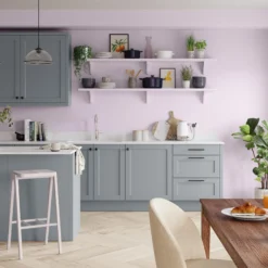 Dulux Walls & Ceilings Pretty Pink Matt Emulsion Paint, 5L -Dulux dulux walls ceilings pretty pink matt emulsion paint 5l5010212647813 05i bq