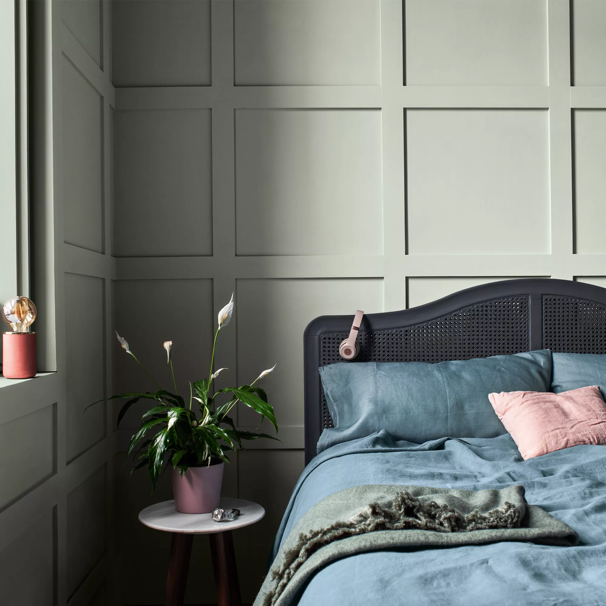 Dulux Walls & Ceilings Tranquil Dawn Matt Emulsion Paint, 2.5L 4 Dulux Walls & Ceilings Tranquil Dawn Matt Emulsion Paint, 2.5L - Image 4