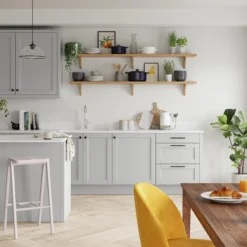 Dulux Walls & Ceilings White Mist Matt Emulsion Paint, 5L -Dulux dulux walls ceilings white mist matt emulsion paint 5l5010212517307 05i bq